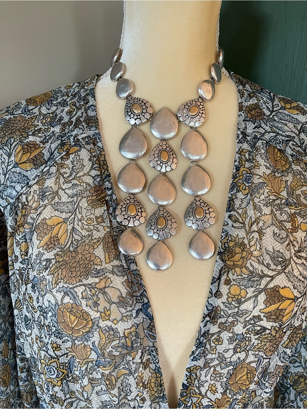 Statement Silver-Tone Teardrop Necklace in Silver
